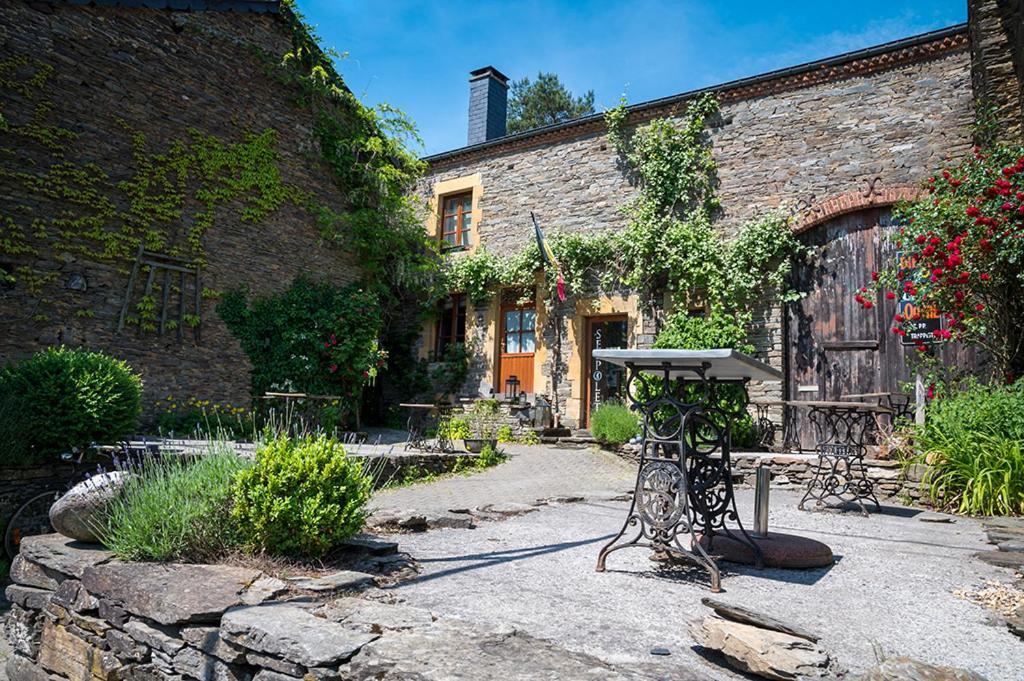 Appart Hotel Au Pied De Vigne Vresse-sur-Semois Exteriér fotografie